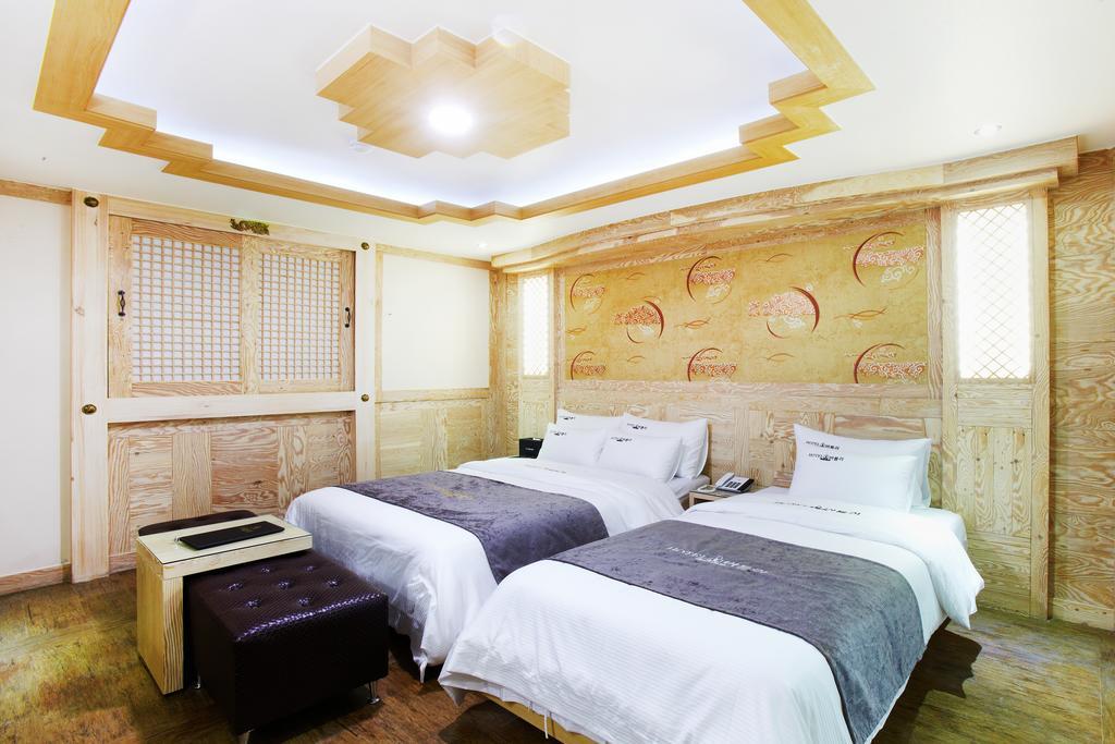 Hotel Butler Σουγόν Δωμάτιο φωτογραφία