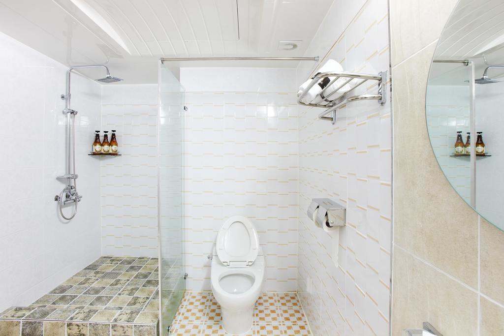Hotel Butler Σουγόν Δωμάτιο φωτογραφία