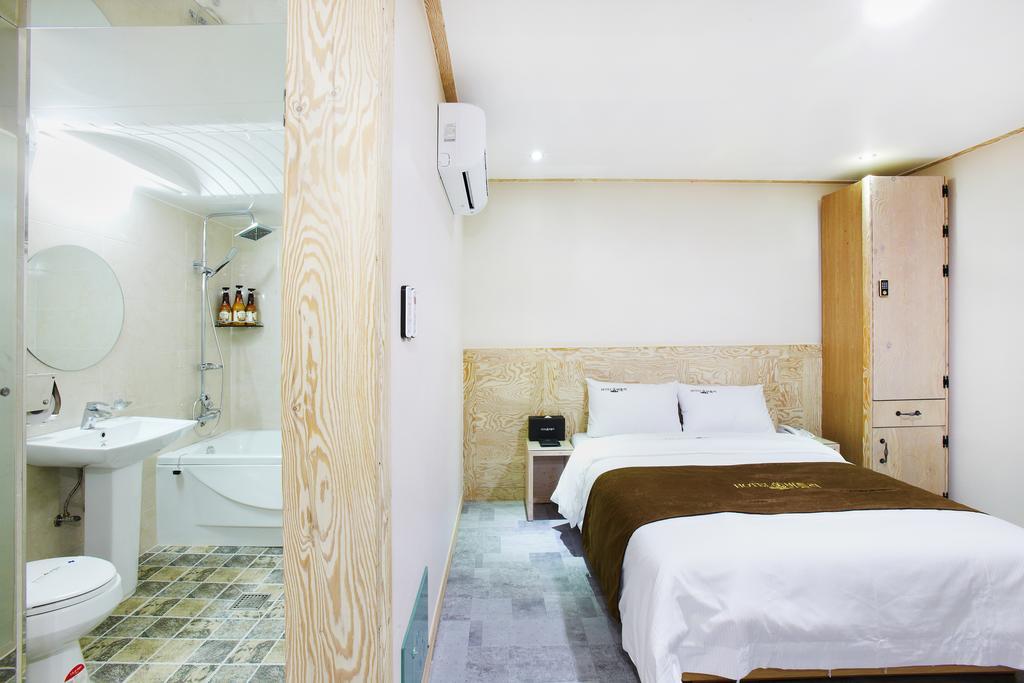Hotel Butler Σουγόν Δωμάτιο φωτογραφία