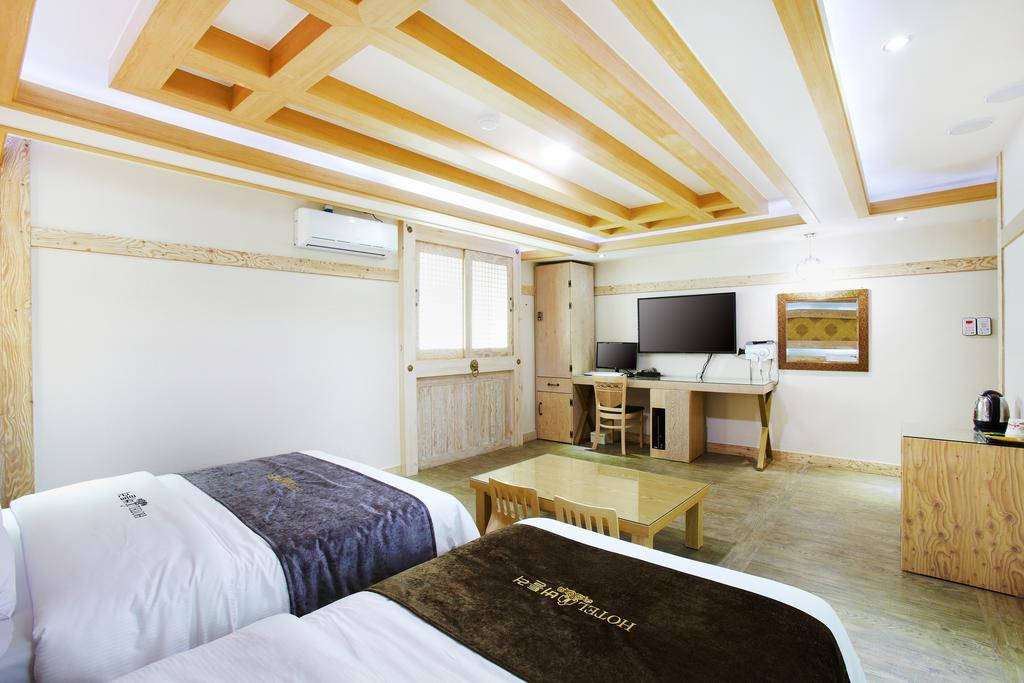 Hotel Butler Σουγόν Δωμάτιο φωτογραφία