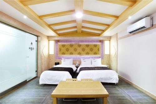 Hotel Butler Σουγόν Εξωτερικό φωτογραφία